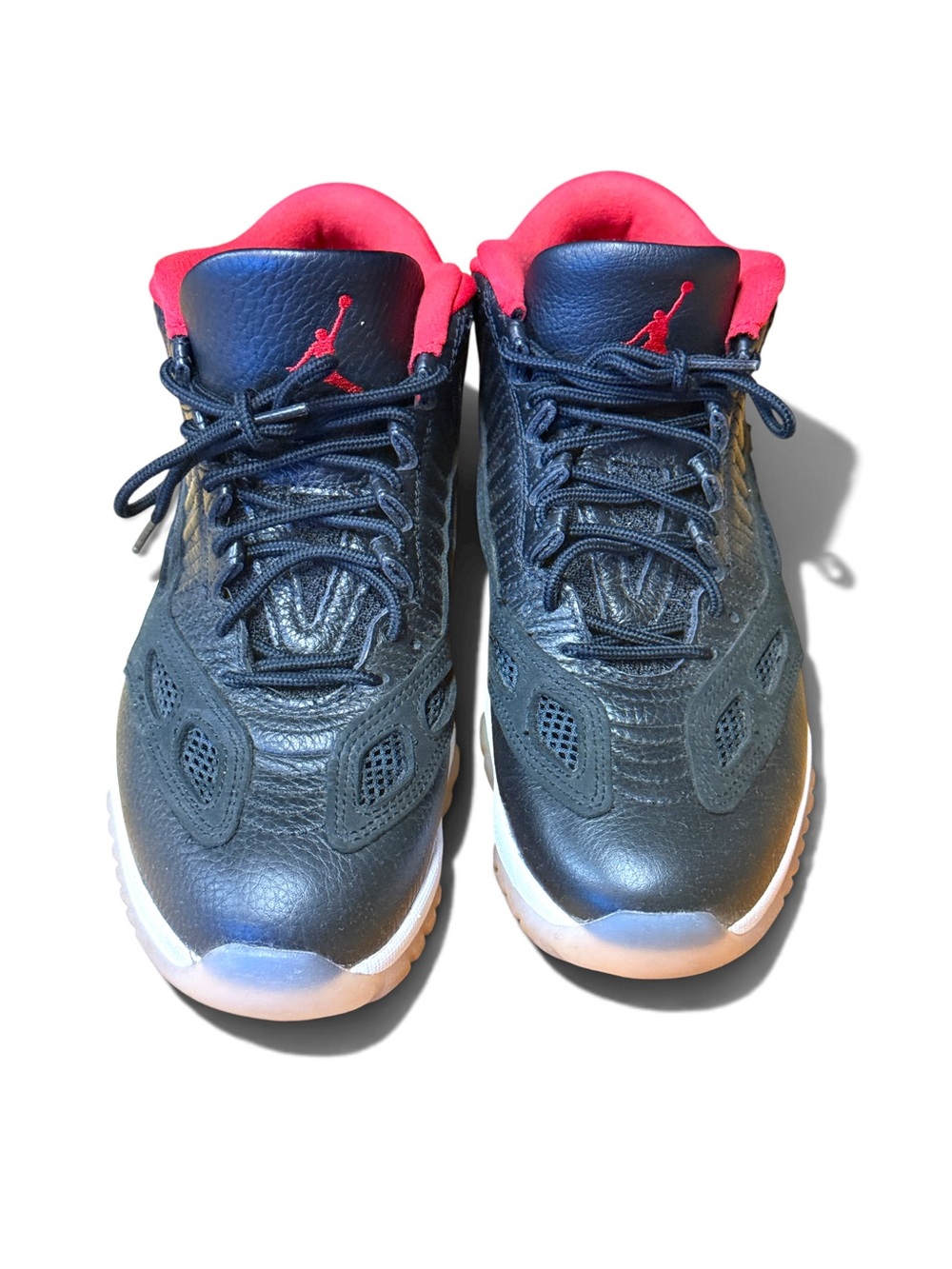 Jordan 11 Retro Low IE 'Bred',